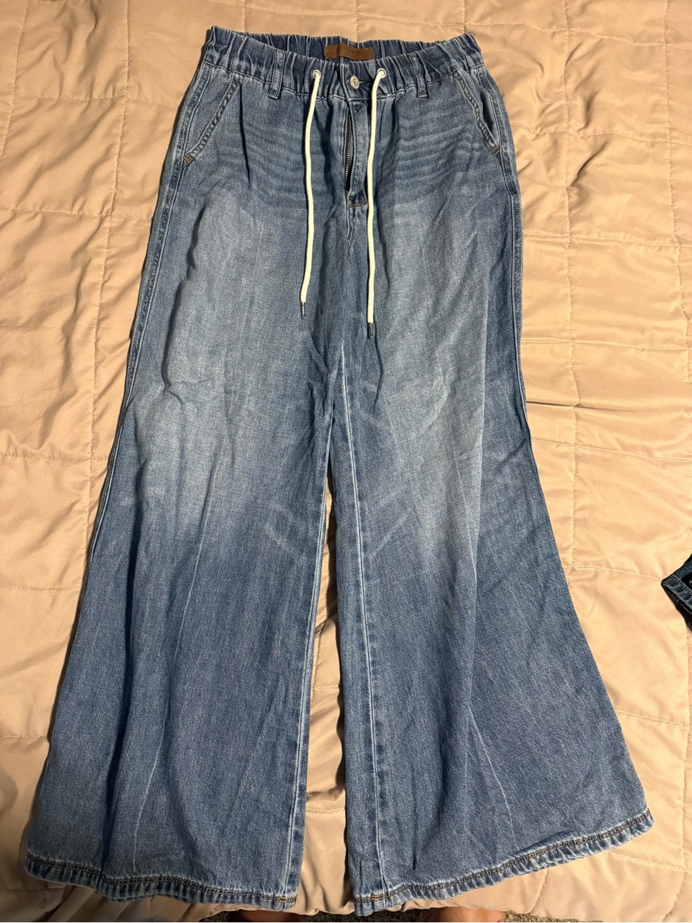 Wide Leg Drawstring jeans